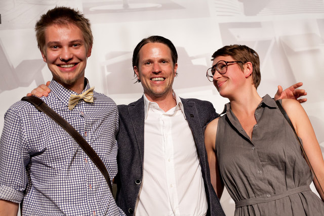 Maciej Chmara, Anna Rosinke; Die Gewinner des NWW Design Award und Stefan Polzhofer NWW (Mitte)