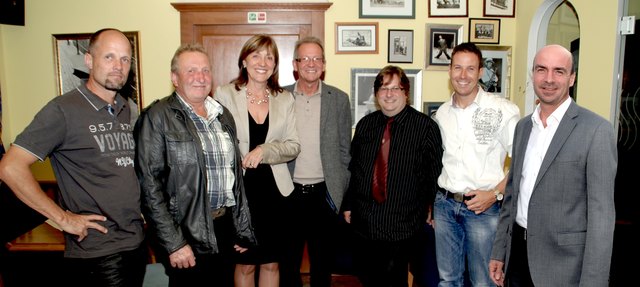 v.l.n.r.: Hansjörg Mayr, Bgm. Hubert Kirchmair, WB-BO BR Anneliese Junker, Burghard Juen, Josef Riepler, Thomas Juen, Ortsobmann Klaus Duschek