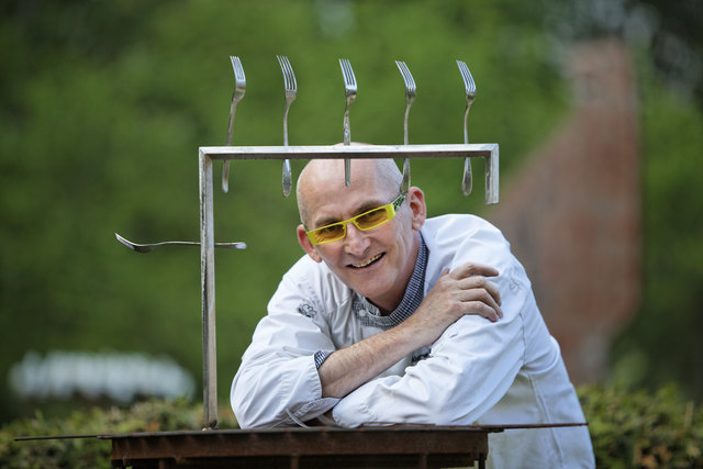 Küchenchef Peter Troißinger ist immer für eine Überraschung gut - in der Kunst wie in der Küche.