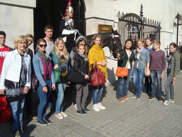 Nachmittags gemeinsames Sightseeing-Programm