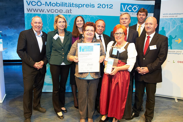 VCÖ-Geschäftsführer Willi Nowak, Ursula Zechner (bmvit), Birgit Wagner (ÖBB), Die Gewinner Helene Irnesberger, Harry Buchmayr und Monika Asitsch, Gesundheitsminister Alois Stöger, Günter Liebel (Lebensministerium) und Projektpartner Thomas Stottan.