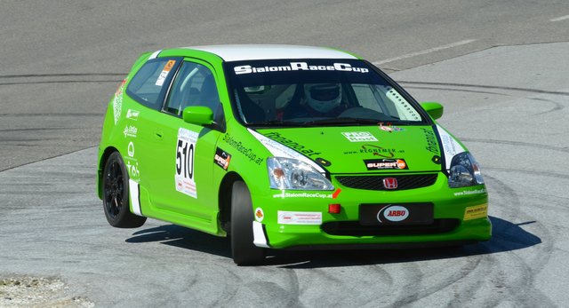 Der Bad Waltersdorfer Pilot Stefan Kober mit seinem neuen Honda auf der Strecke.