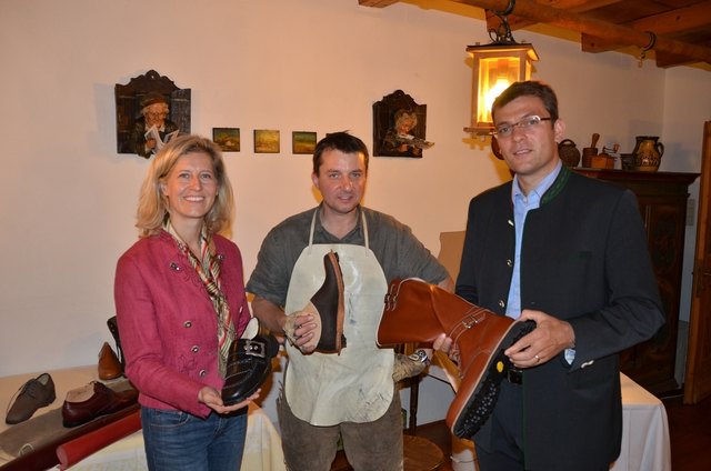 Lieben das alte Handwerk: Birgit Forstnig, Sascha Flössholzer und Jakob Forstnig (v.l.)