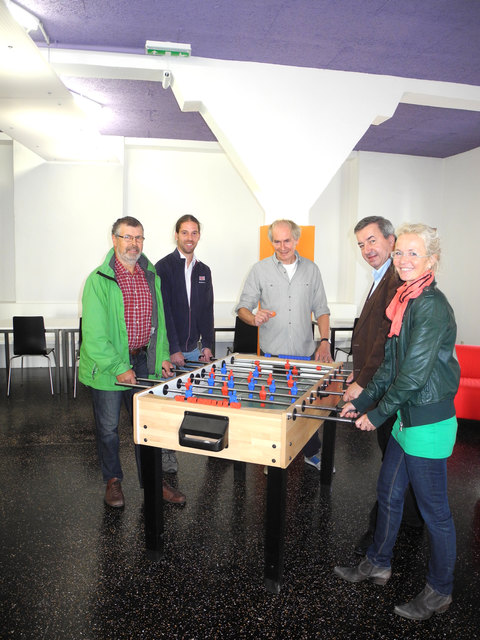 StR Andreas Straka, Franz Roth (JAK!), Werner Fürtner (Architekt), Bürgermeister Helmut Laab und GR Alexandra Schneider.