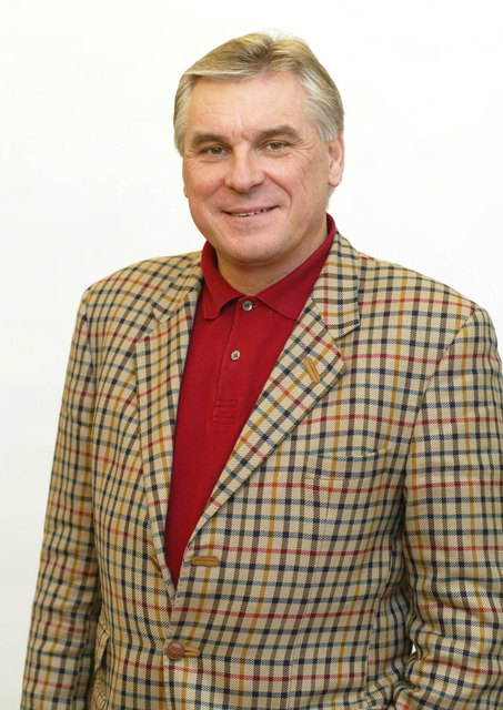 Präsident des Landesschulrates Wolfgang Erlitz freut sich über die gesunde Maßnahmen für die Schüler.