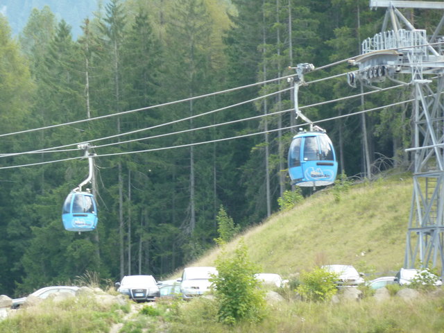 Kabinenumlaufbahn von Seis am Schlern zur Seiseralm