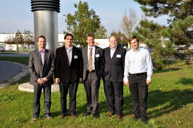 Gründer- und Servicezentrum-Geschäftsführer Ludwig Ems (2.v.r.) mit Vertretern der Unternehmen. | Foto: KK