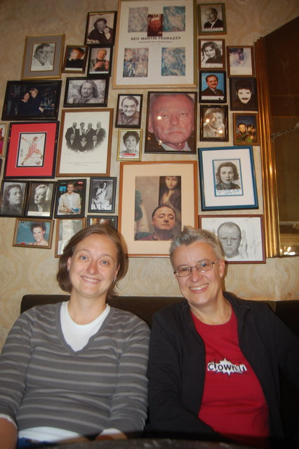 Das Café Jelinek schätzen die beiden Clowninnen Pamela Schartner und Gabi Pflügl sehr.