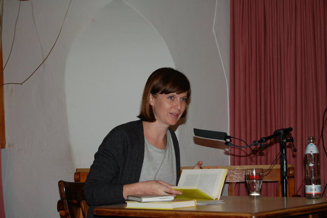 Anna Weidenholzer tut sich zwei Monate lang literarisch in Kitzbühel um.
