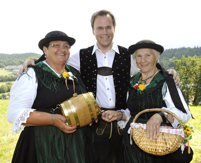 Eröffnung HEIMATHERBST 2009 - Schleppe Alm Kirchtag mit .LR Mag.Harald Dobernig.©fritzpress