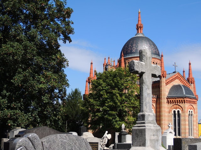 Blick auf die Friedhofskapelle