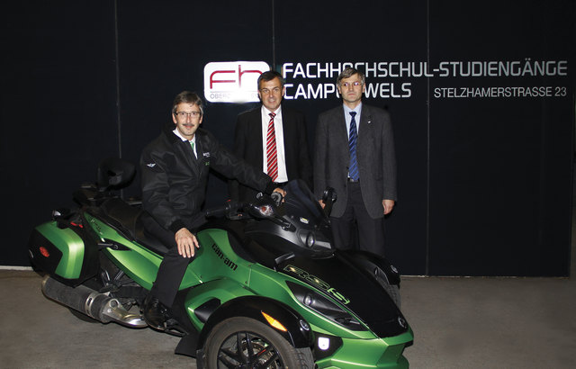 Gerd Ohrnberger, Geschäftsführer BRP-Powertrain, Josef Fürlinger, Geschäftsführer RIC, und Thomas Reiter, Vizedekan FH OÖ (v.l.).