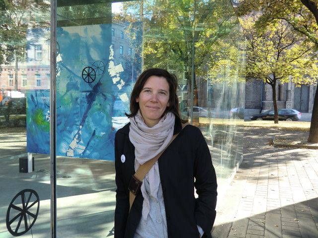 Der transparente Raum der Künstlerin Vallie Export ist für Barbara Mayer Anziehungspunkt unter den Gürtelbögen am Hernalser Gürtel.