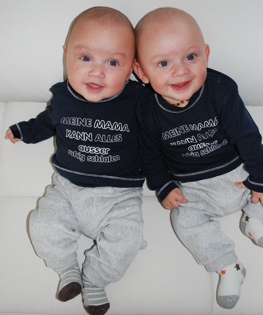 "Meine Mama kann alles - außer schlafen"... nun ja Zwillinge halten Mama auf Trab...