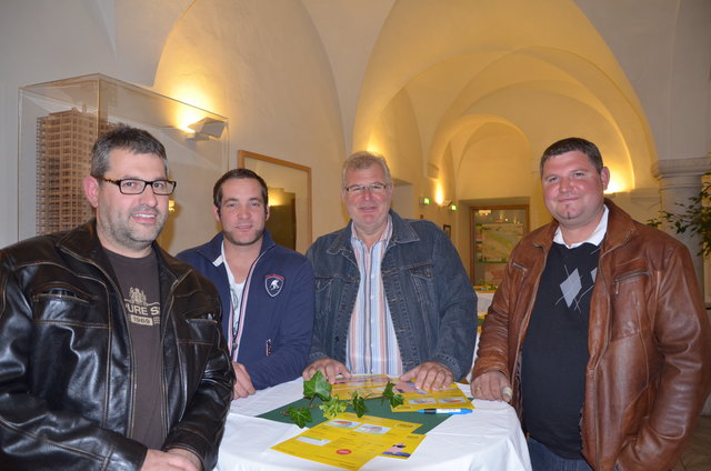 Zeigten sich interessiert: Michael Hutter, Karl Unterlerchner, Franz und Gerhard Santer (v.l.)