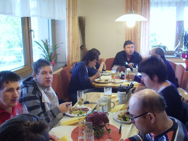 Familie Ziegler lud die TH Eggerding zum Mittagessen ein.