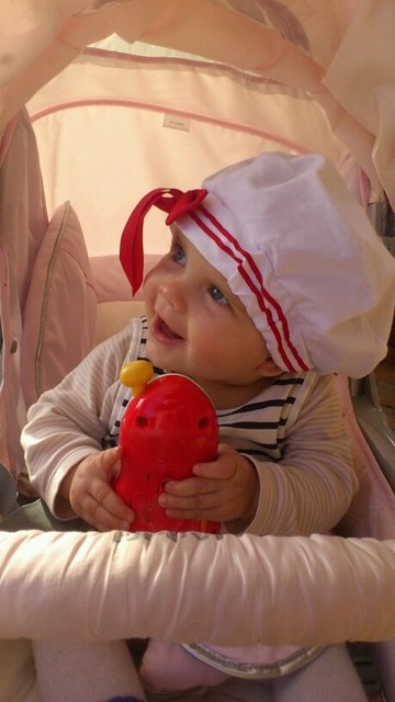Amelie beim telefonieren