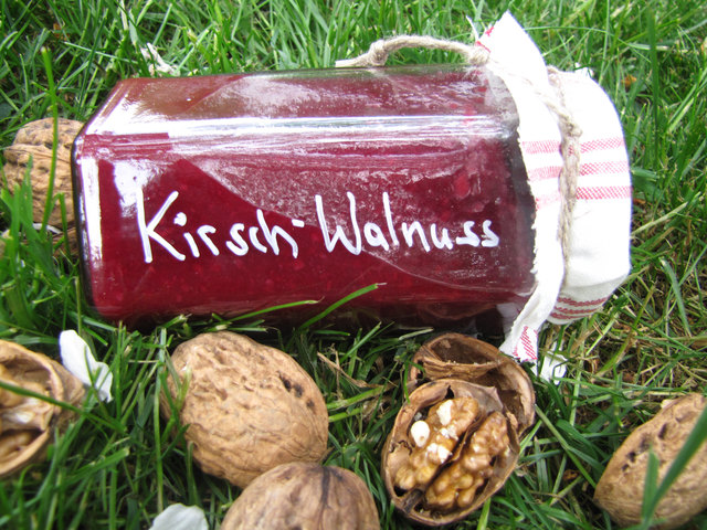 Kirsch-Walnuss-Marmelade - ein Genuss!