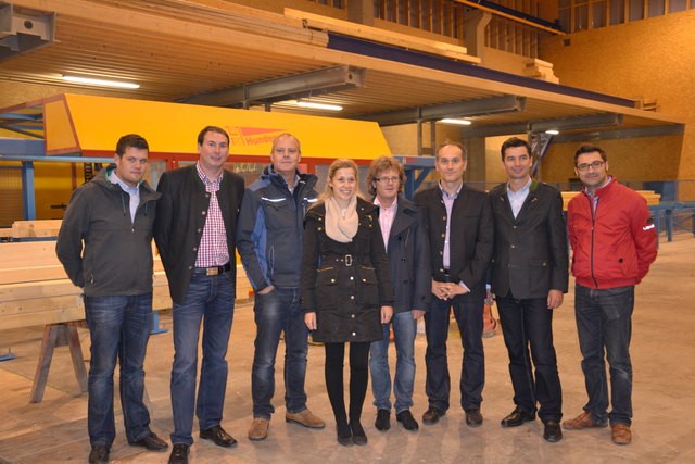 Der Vorstand der JW Schärding mit den Geschäftsführern der besuchten Betrieben. | Foto: Baumgartner