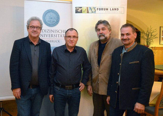 v. re: Primar Univ.-Prof. Dr Christian Haring, Prim. Dr. Eugen Ladner, Univ.-Prof. Dr. Norbert Mutz und Bgm. Egon Brandhofer, Bezirksobmann Forum Land.