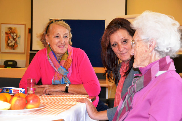 Betreuung: Erika-Traudl Mittendorfer (l.) & Christine Rutschetschin (M.)