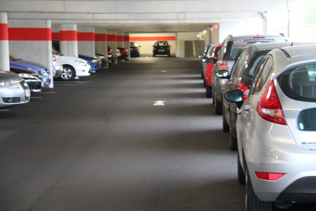 Nur zehn Plätze auf der neunten Etage waren vergangenen Mittwoch im Parkhaus beim Amstettner Bahnhof frei.