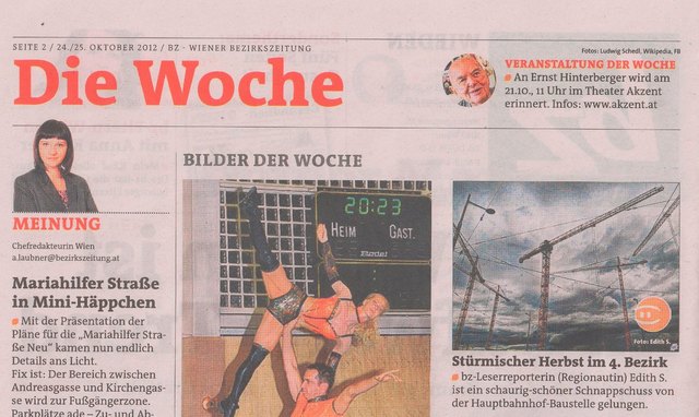 Ich habe schon überlegt, ob ich das Foto links nicht unkenntlich machen soll, damit mein Stimmungfoto besser in den Blickpunkt rückt, doch ich bin ja nicht so! *grinst*