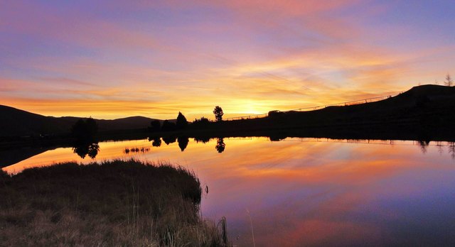 Kurz vor dem Sonnenaufgang bot sich mir gestern dieses Bild in den Nockbergen. Spiegelung im Windebensee,