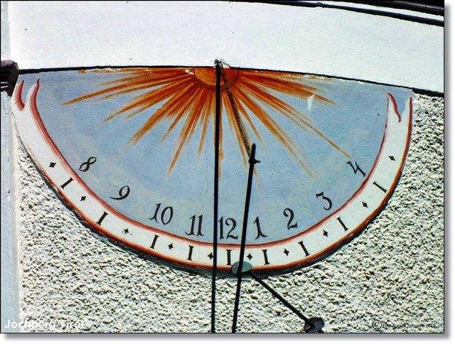Foto August Schwertl : Zeitumstellung: Diesen Sonntag, 3:00 Uhr, ist es soweit! Die Uhr wird um 1 Stunde ZURÜCKGESTELLT, "die Nacht ist also 1 Stunde länger". Wir verlassen die Sommerzeit und wechseln in die Normalzeit (Winterzeit).