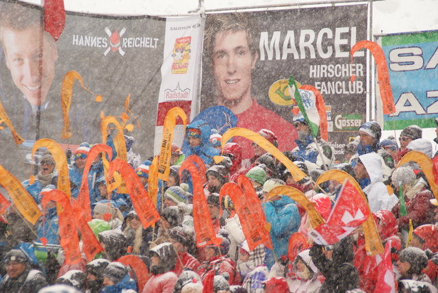 Das sind Fans! Trotz Eiseskälte und Schneegestöber reisten unzählige Annaberger nach Sölden, um ihrem Marcel Hirscher die Daumen zu halten.