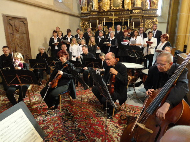 Stadtpfarrkirchenchor St. Nikolaus zu Strassburg und Philharmonisches Orchester Gyoer/Ungarn