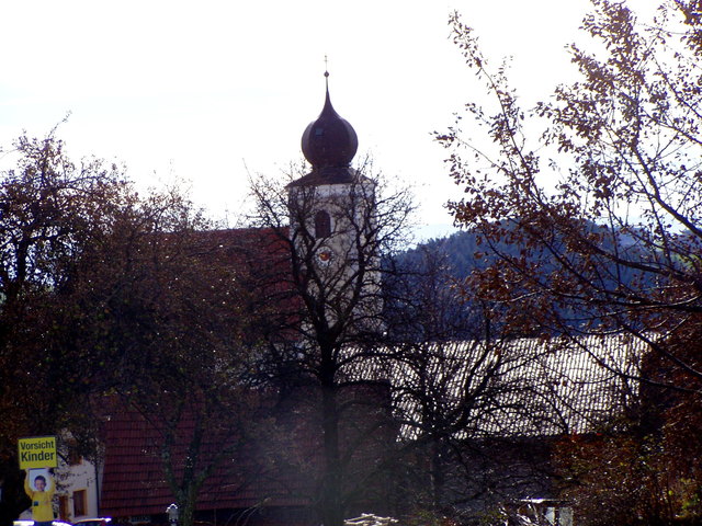 Die Pfarrkirche in Hollenthon