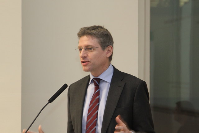 Mag. Stefan Bruckbauer erörterte die Frage "Mehr Kapital - mehr Kapitalisten?"