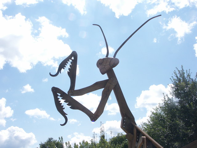 Im Naturschaugarten in Stainz beis Straden steht diese riesige Skulptur.