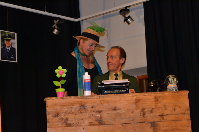 Sonny, Manfred Sommersgutter in "Willkommen in Nedderknöfl"