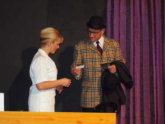 Tanja Sommerbauer und Andreas Hohensinner in ihren Hauptrollen als Ruth und Elwood.
