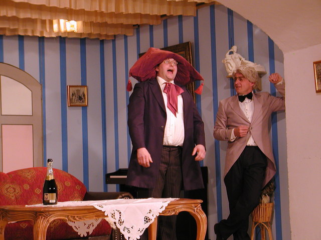 30 Jahre auf der Bühne: Manfred Heher und Josef Ehebruster in einem ihrer ehemaligen Stücke.
