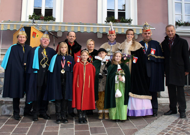 Die Faschingsgilde feierte sein neues Prinzenpaar und verabschiedete die Vorgänger.