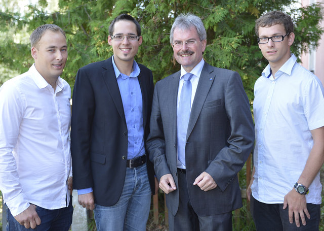 JVP Bezirksobmann Patrick Layr, STR David Süß, LR Mag. Karl Wilfing und Klaus Ramharter freuen sich über die tollen Leistungen der VP Jugendgemeinderäte im Bezirk in den letzten 2 ½ Jahren!