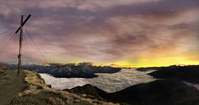 Pizinerspitze vor dem Sonnenaufgang mit Blickrichtung Tschirgant