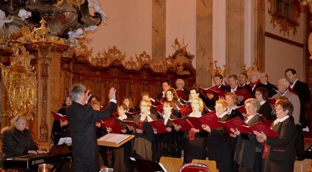 Der Singkreis Schönering lädt am 1. Dezember um 16 Uhr in die Pfarrkirche Schönering und am 8. Dezember um 16 Uhr in die Stiftskirche Wilhering.