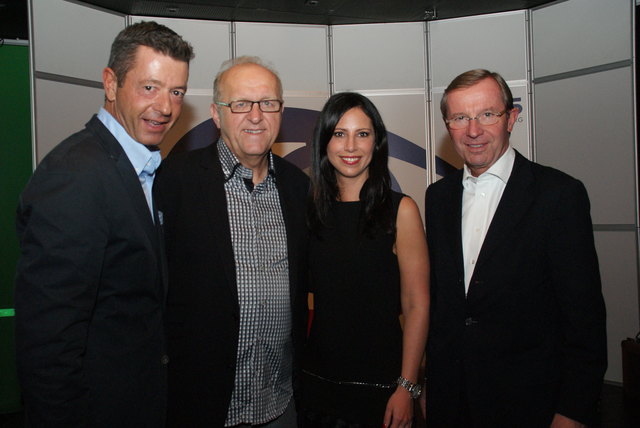 BB-GF Michi Kretz und LH-Stv. Wilfried Haslauer gratulieren RTS-GF Sepp Aichinger & PR-Lady Carmen Holzinger.