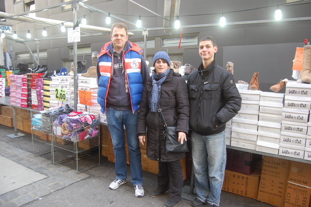 Markus Hanzl (links) - im Bild mit seinen Mitarbeitern Doris und Tobias - setzt sich für das Krankengeld ab dem 1. Tag der Abeitsunfähigkeit ein.