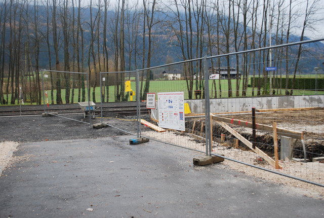 Umbauarbeiten am Bahnhof in Weizelsdorf: Ein neuer Bahnsteig entsteht