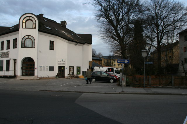 Beim "Sterngarten" wird die Straße dann direkt in das neue Viertel geführt.