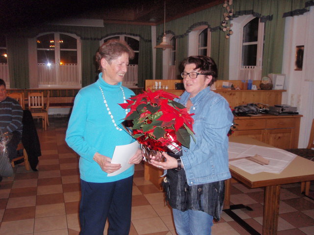 Brigitte Koblmüller mit Chorleiterin Ulli Koblmüller