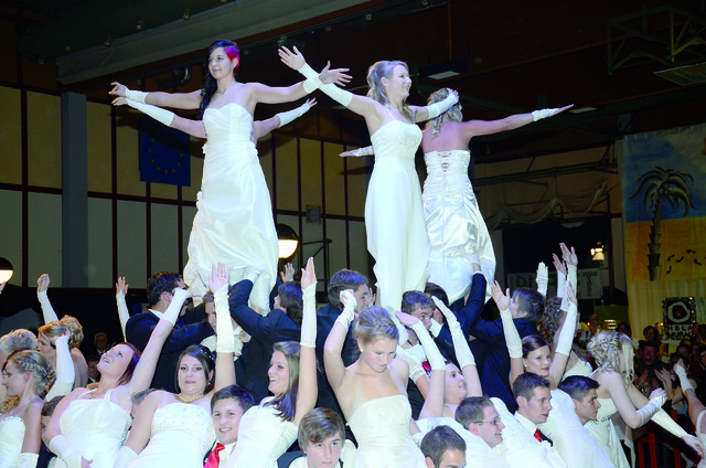 Höhepunkt dieser Ballnacht: Die Polonaise - sie wurde spektakulär umgesetzt. | Foto: Franz Galler