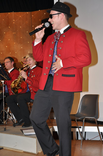 Mit „Everybody needs somebody“ aus Blues Brothers sorgte Rafael Kotschy für tosenden Applaus in der Menge.