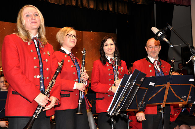 Altmeister seines Faches, Josef Handl und seine einstigen SchülerInnen Katharina Ramsauer, Verena Emeder, Daniela Putz setzten den „Bugatti Step“ schwungvoll in Szene.