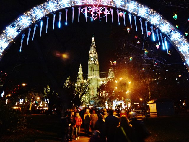 Wiener Christkindlmarkt, Rathausplatz